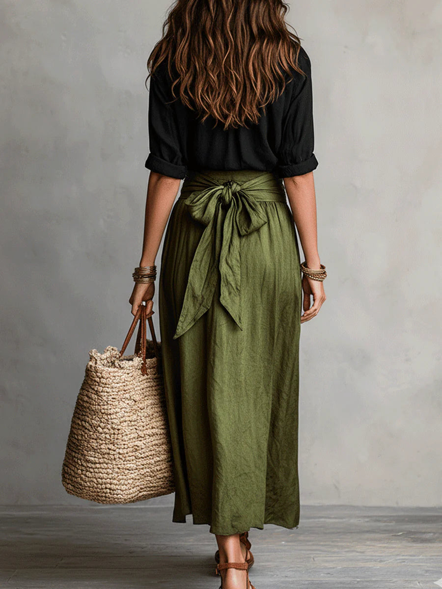 Elegant wear two-piece set in a relaxed fit, ideal for warm weather styling