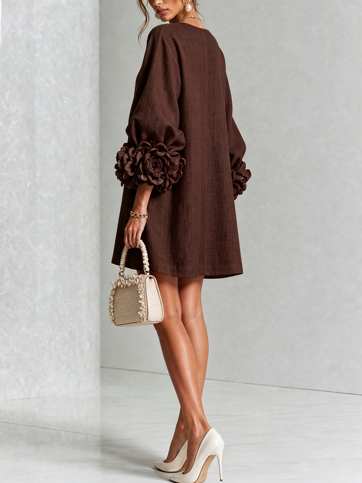 Comfortable women's shift dress with long sleeves