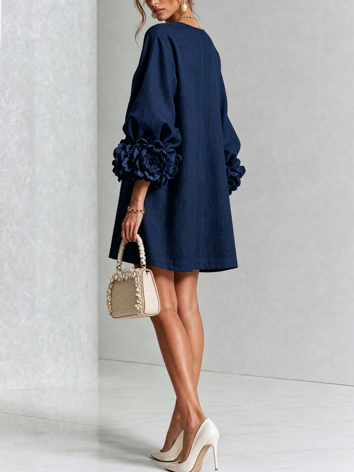 Chic women's summer shift dress in solid color