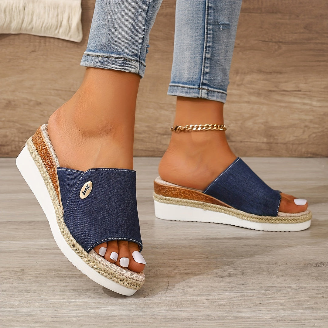 Comfortable wedges with thick platform for everyday wear and height