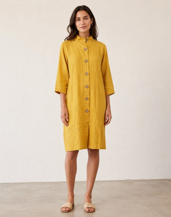 Casual summer midi dress featuring three-quarter sleeves