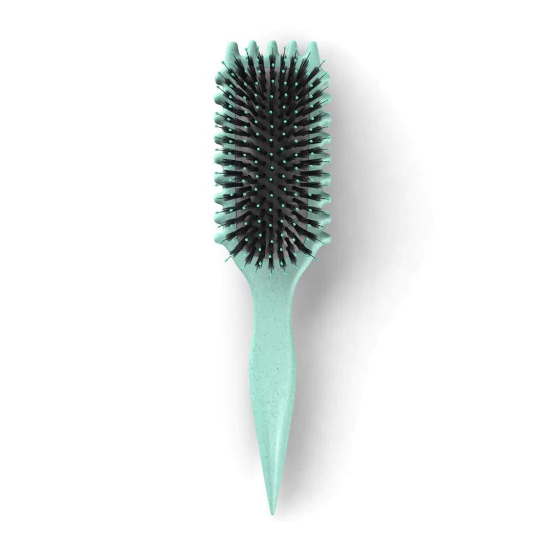 Travel-friendly beauty accessory hair brush for defining curls