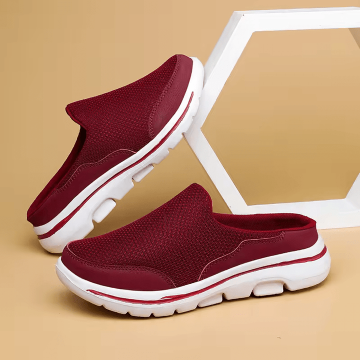 Mens breathable comfort slippers featuring a flexible sole for indoor lounge wear