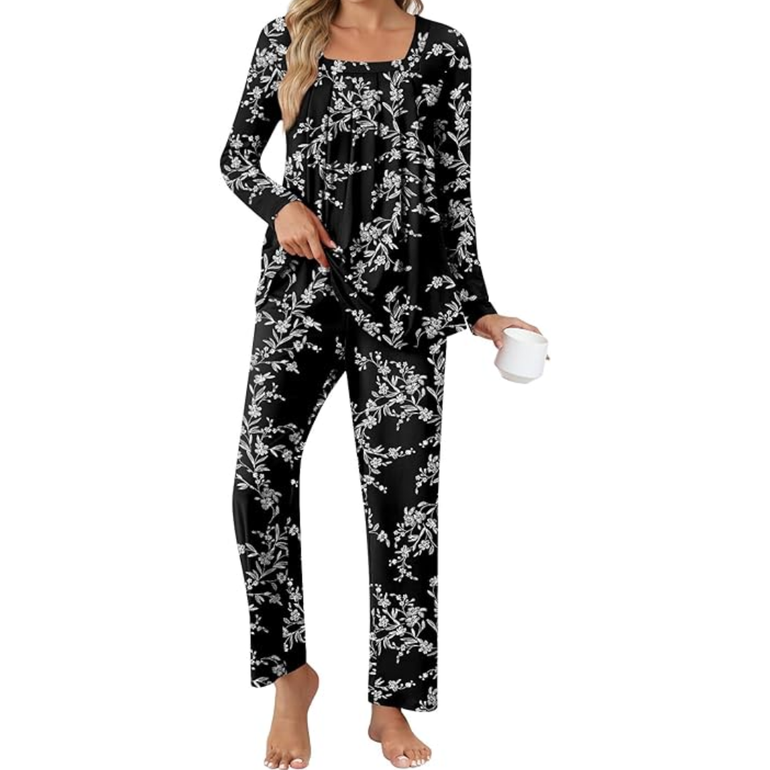 Comfortable womens loungewear set in a relaxed fit for relaxing at home