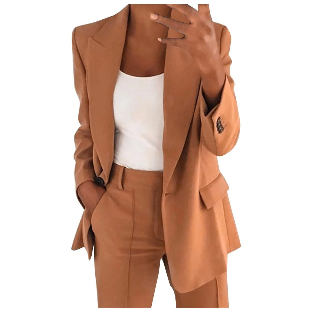 Stylish formal wear suit set featuring a tailored blazer and matching pants