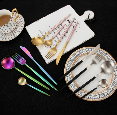 Classic design gold cutlery set packaged neatly for gifting