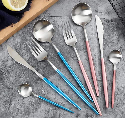 Unisex 24-piece gold and silver cutlery set flatware for dining
