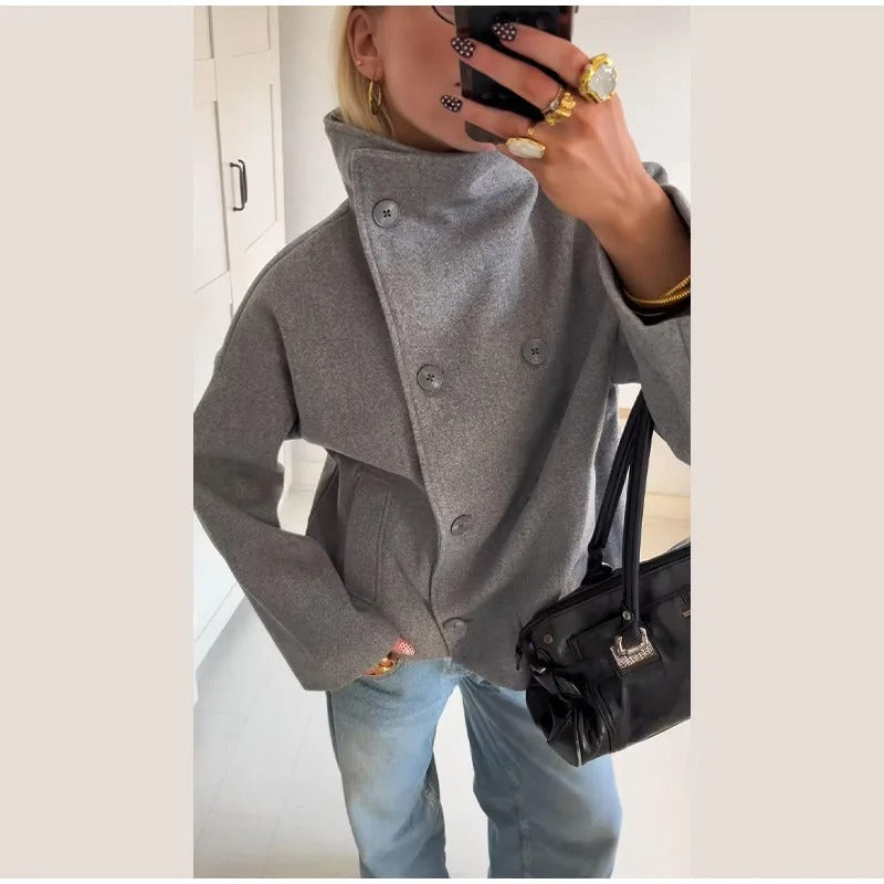 Short outerwear jacket in black with double-breasted design