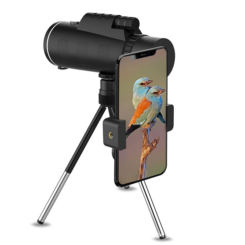 Astronomy telescope with interchangeable eyepieces for planetary observation