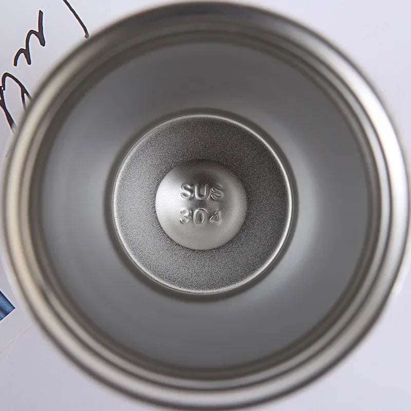 Smart stainless steel thermal mug with digital temperature display
