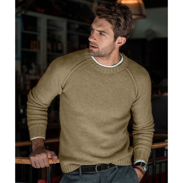 Casual men crew neck sweater featuring comfortable raglan sleeves