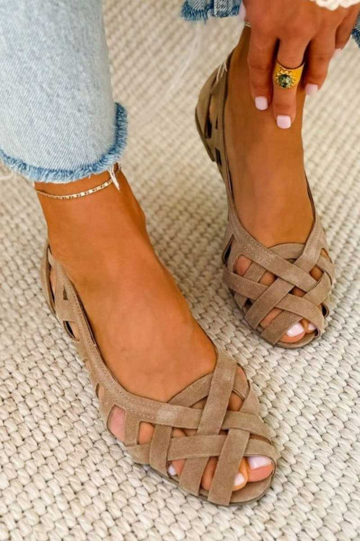 Angle view of casual women's sandals peep toe woven flat shoes