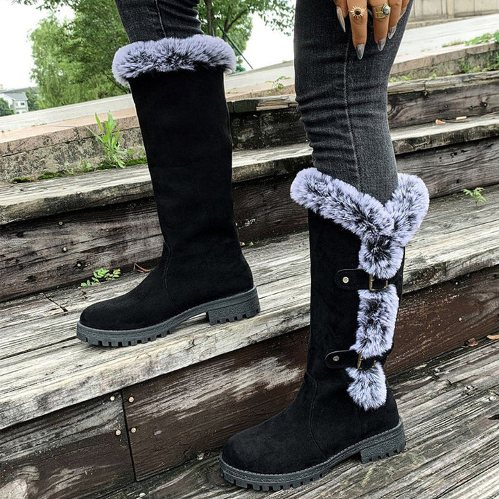 Toe cap and upper material detail of womens winter boots