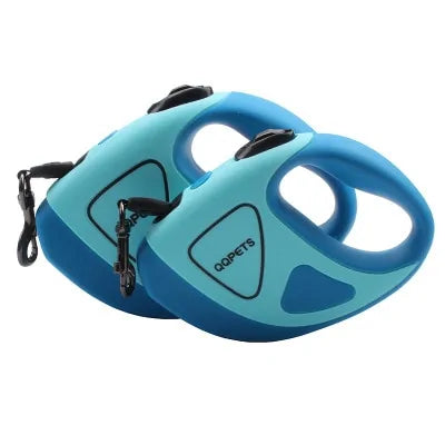 Compact and comfortable grip of the illuminated pet leash handle