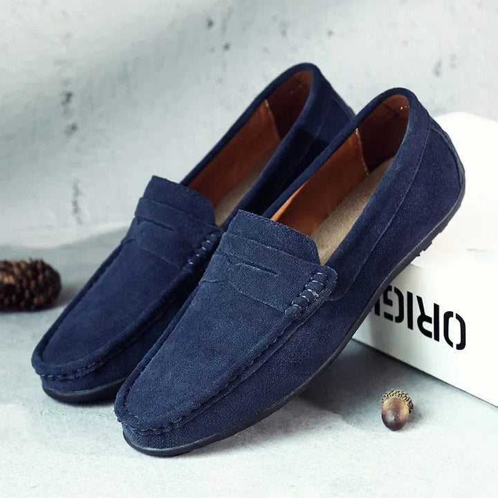 Close-up of the textured outsole on the men's slip-on casual shoes, designed for reliable traction and flexibility during dai