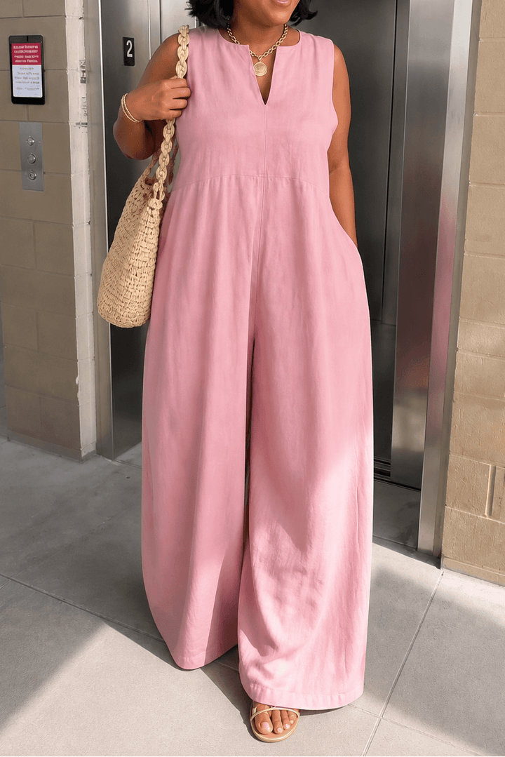 Functional and fashionable women's one-piece with deep pockets