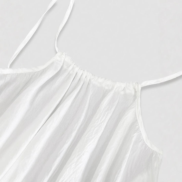 Relaxed fit silhouette of a solid color women's casual dress