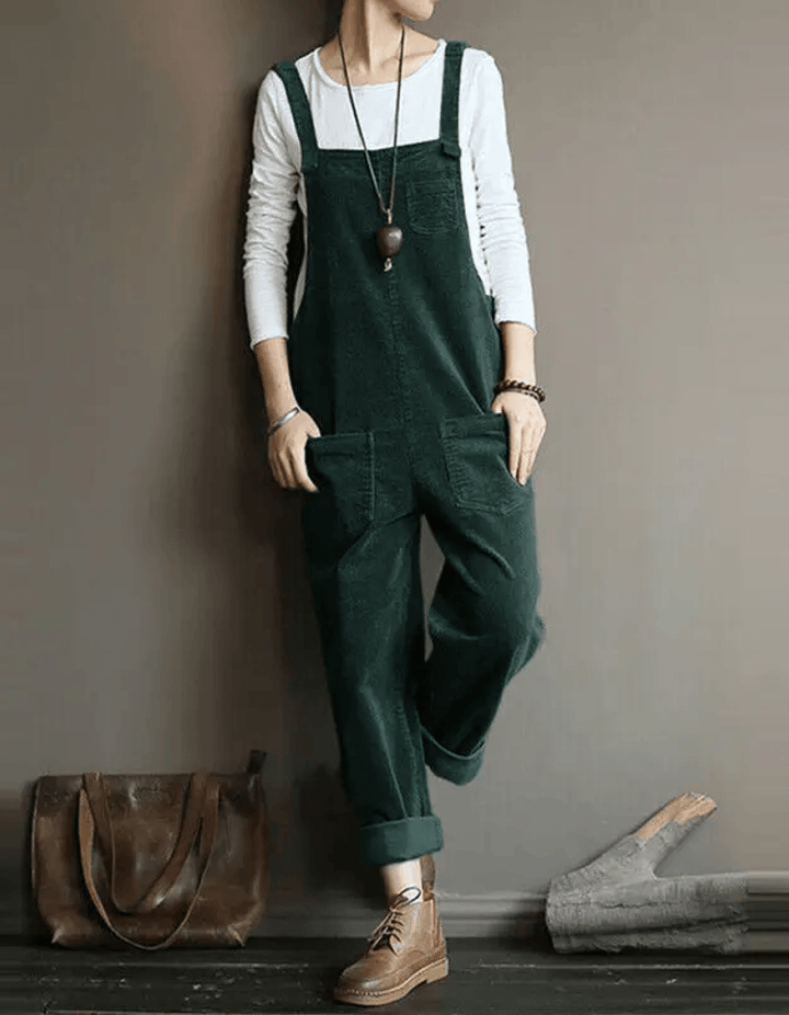 Casual women's relaxed fit pocket dungaree jumpsuit in casual style
