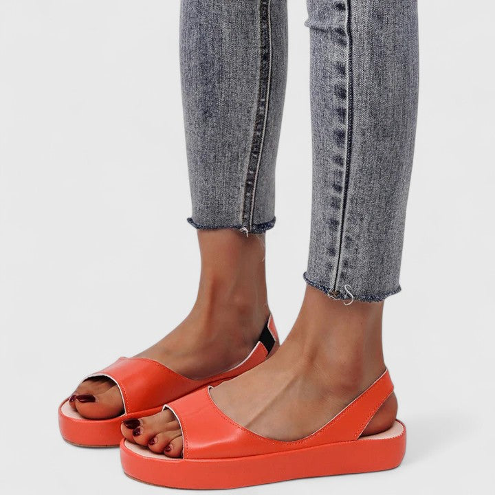 Comfortable casual sandals for women with slingback and flatform heel