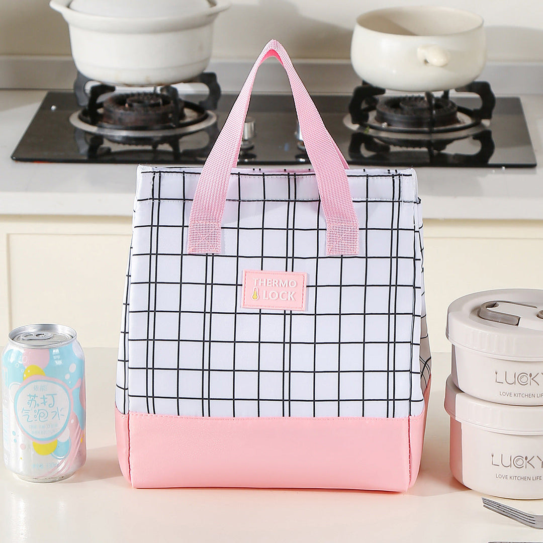 Close-up of grid pattern fabric on insulated lunch bag for food storage