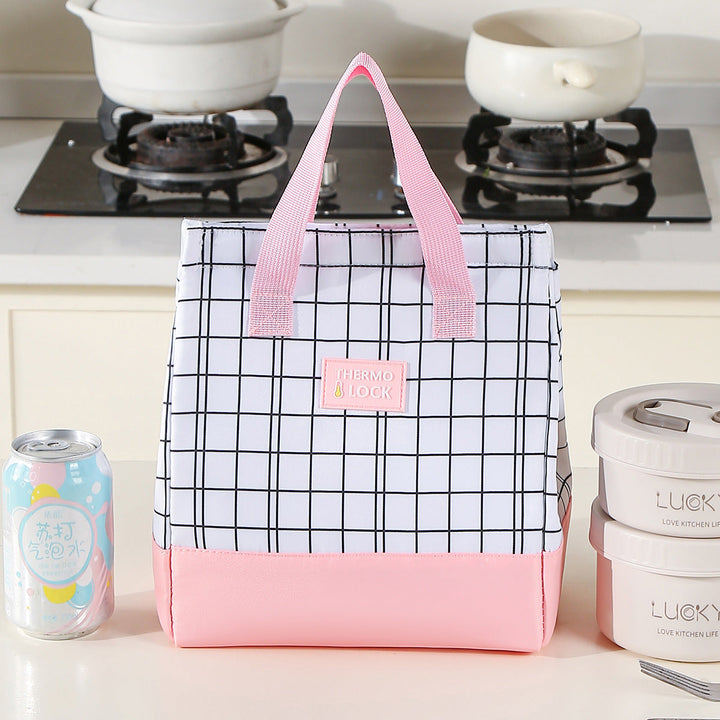 Close-up of grid pattern fabric on insulated lunch bag for food storage