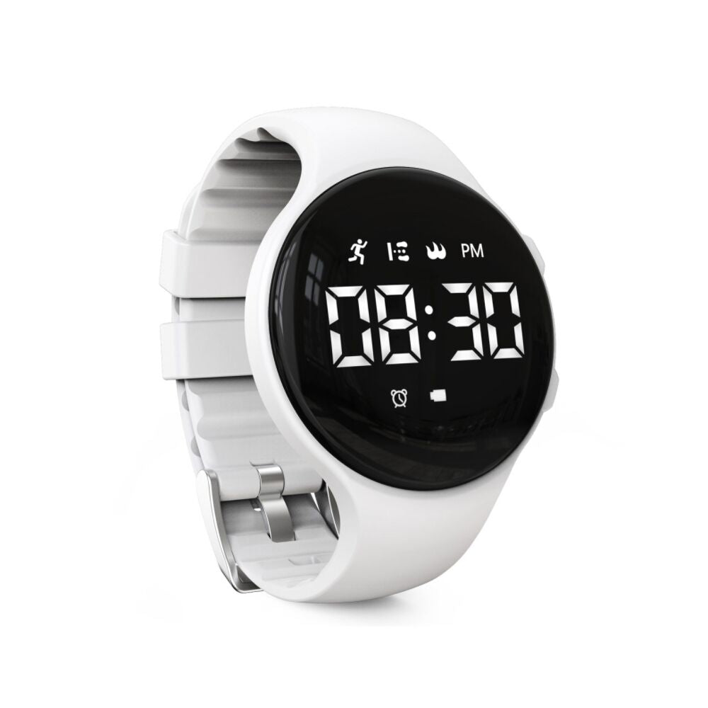 Comfortable silicone strap on children's fitness tracker