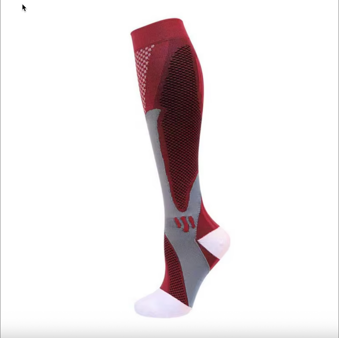 Detailed view of arch support band integrated into black fitness socks.