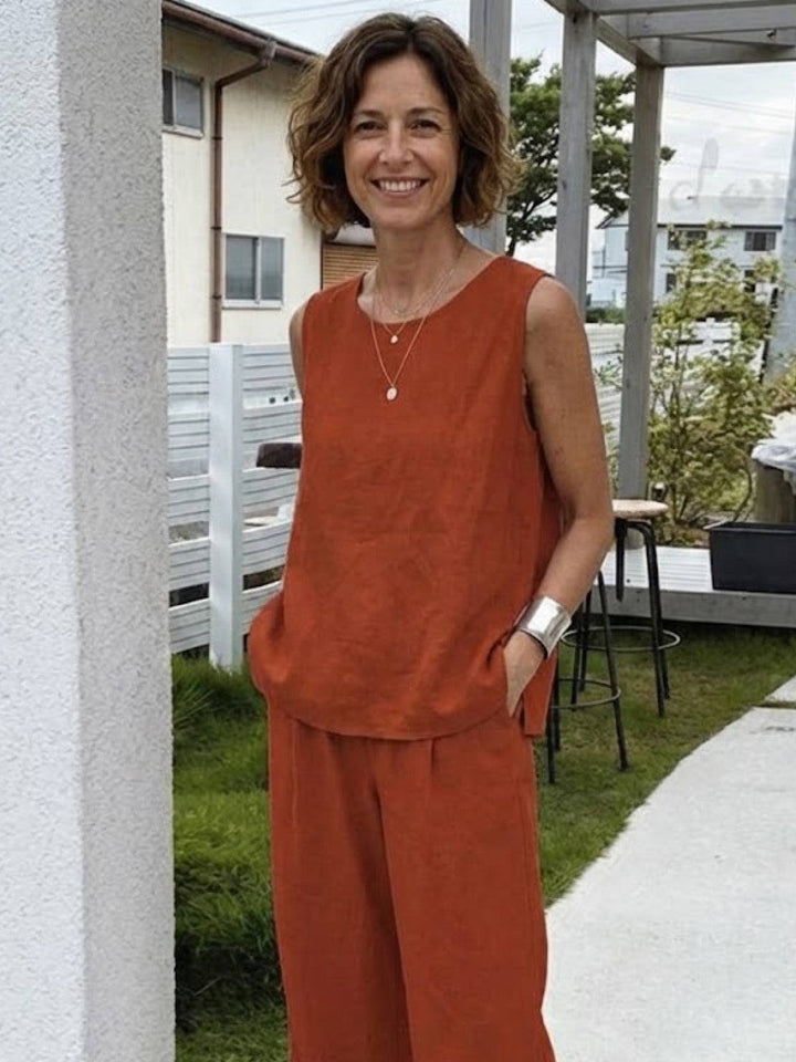 Daily casual wear two-piece set featuring a sleeveless shirt and pants