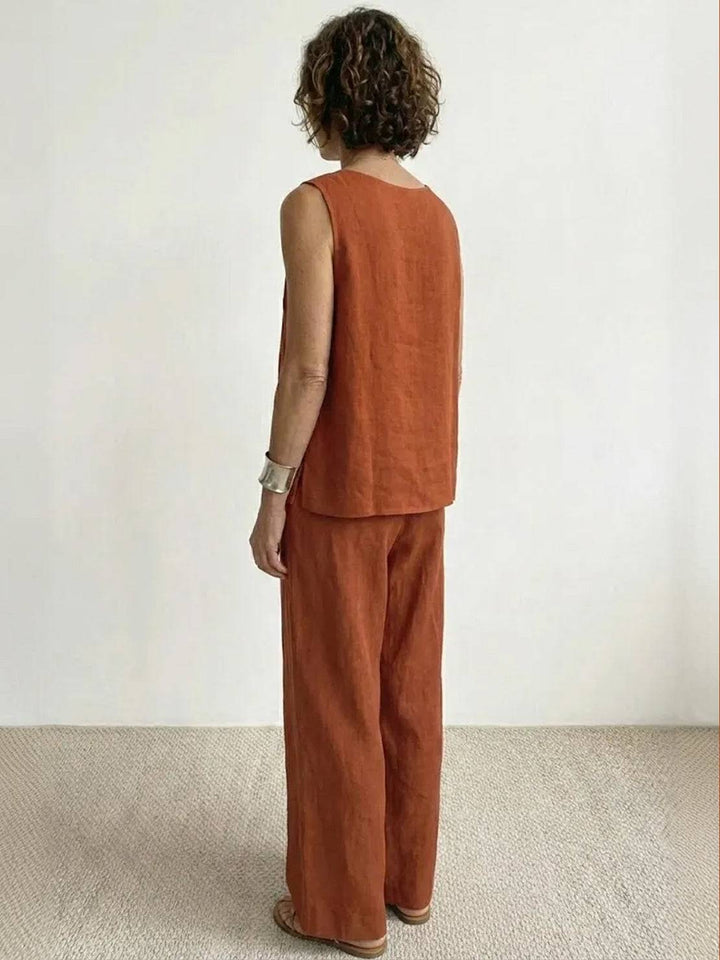 Coordinated two-piece set with a basic sleeveless top and wide leg trousers