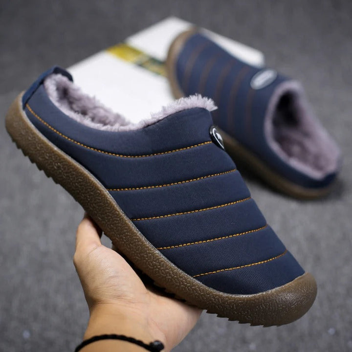 Cozy winter slippers for men with comfortable cushioned footbed