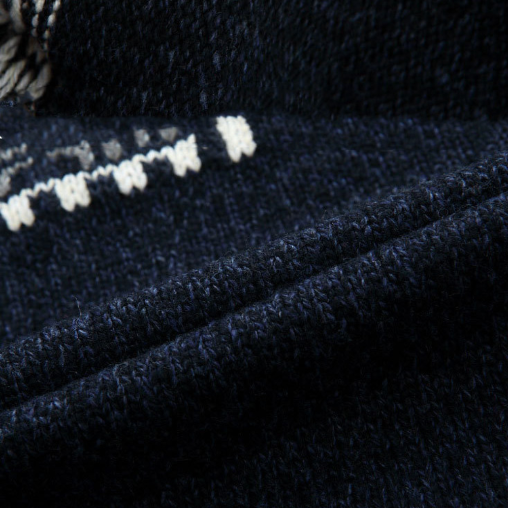 Casual winter knitwear layering piece with zipper