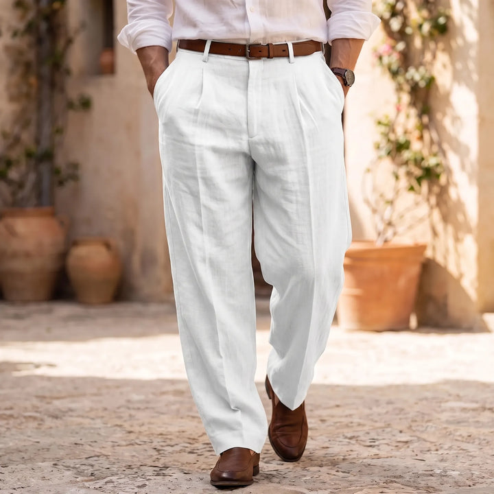 Mens casual trousers in relaxed fit straight-leg design from the side