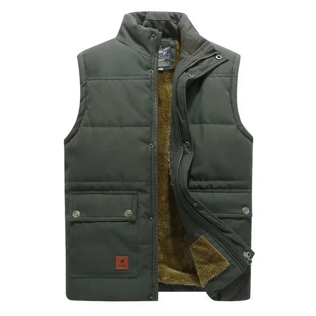 Green men's lightweight insulated gilet bodywarmer for casual layering