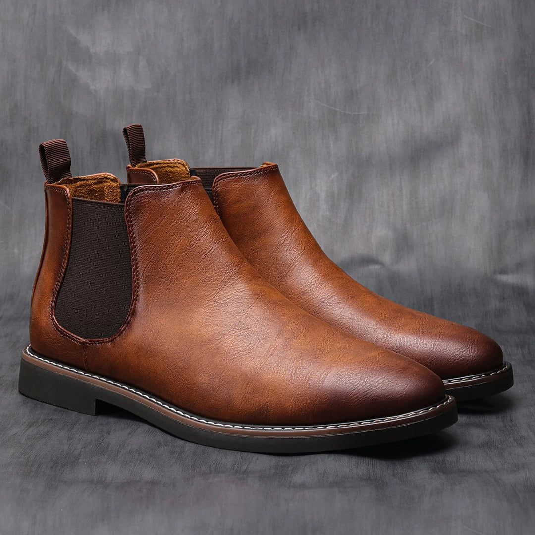 Milo mens slip-on chelsea boots in smooth leather with round toe and ankle height
