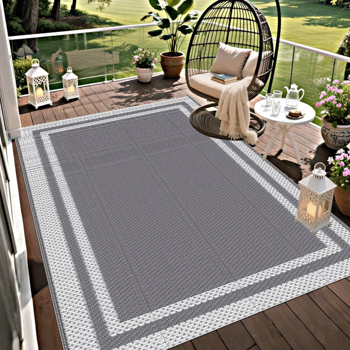 Geometric outdoor rug texture and weather-resistant material