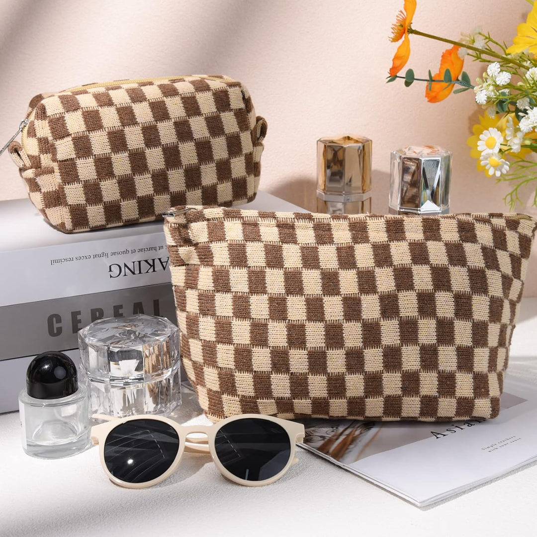 Spacious toiletry bag and makeup case with checkered exterior
