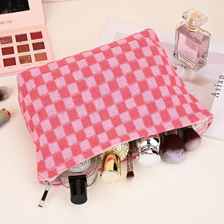 Elegant beauty case and cosmetic organizer in checkered style