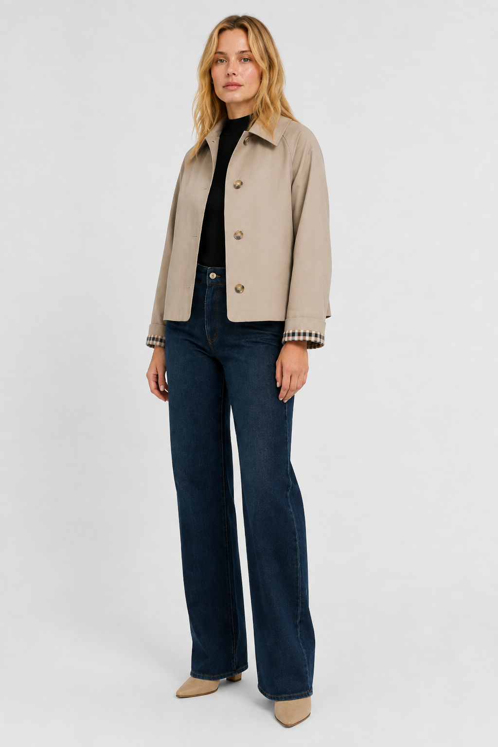 Womens lightweight casual jacket in beige with stylish checked lining