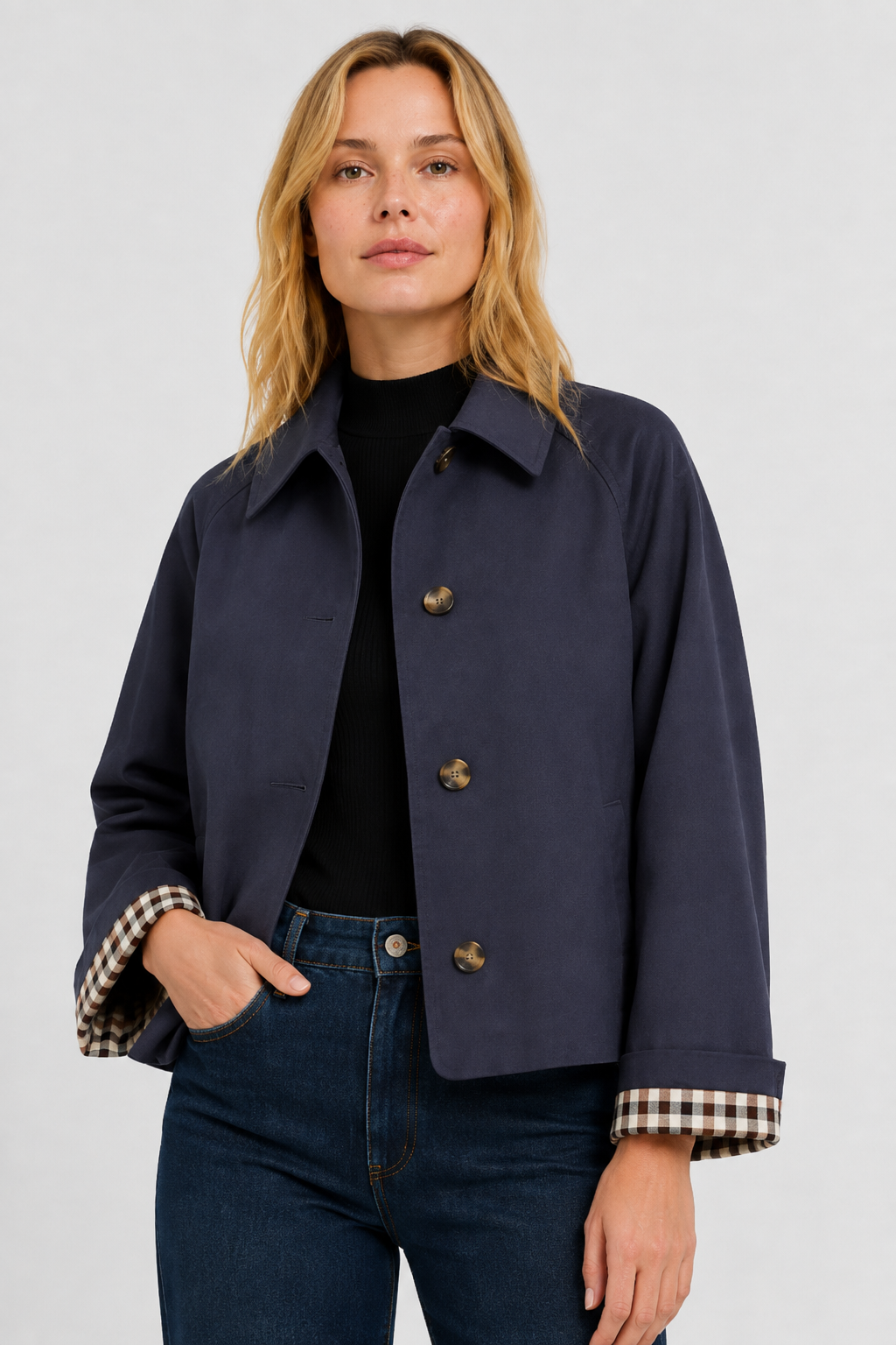 Interior tag and premium checked lining of lightweight jacket
