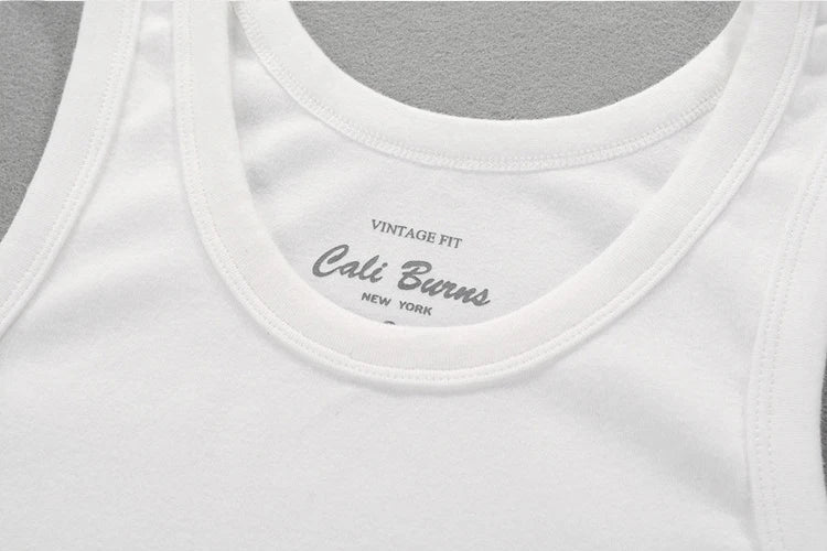 Sleeveless men's casual baselayer shirt in soft, cool summer fabric