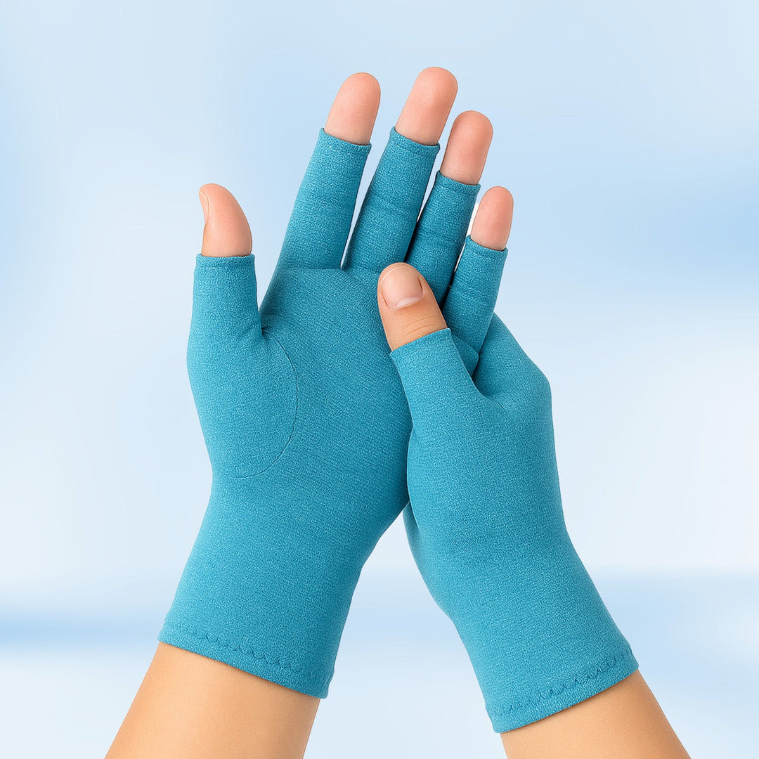 Targeted compression support on knuckles and wrist