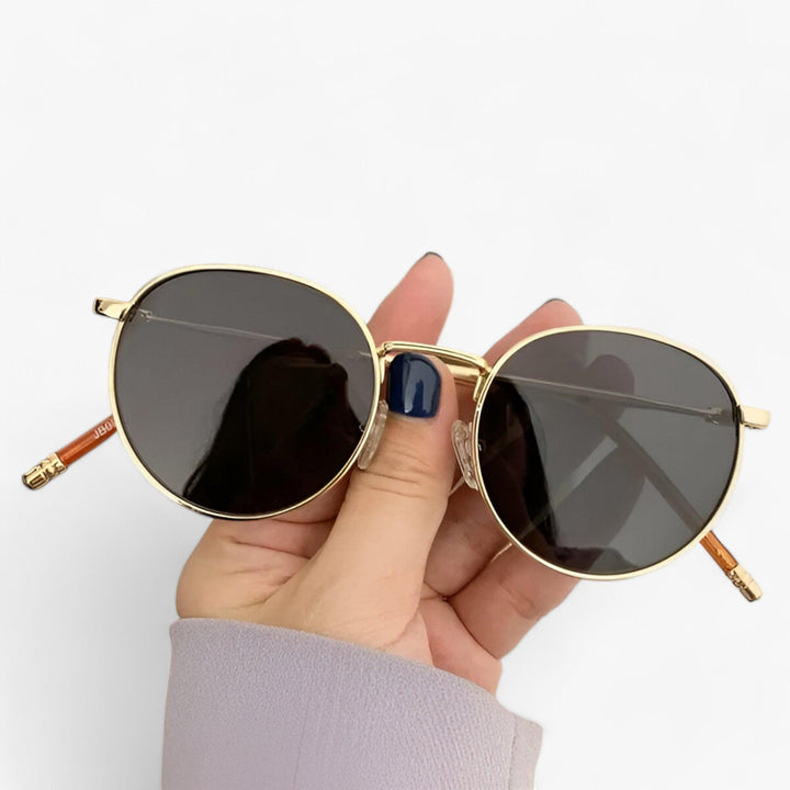 Stylish unisex eyewear Nova with circular lenses and fashion accessory appeal