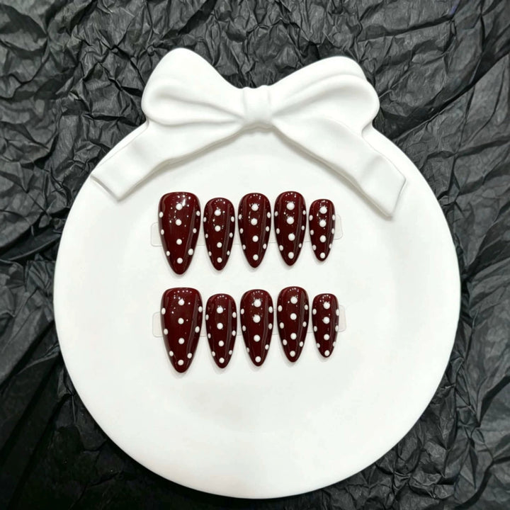 Trendy women's polka dot press-on nail set for easy DIY manicure beauty
