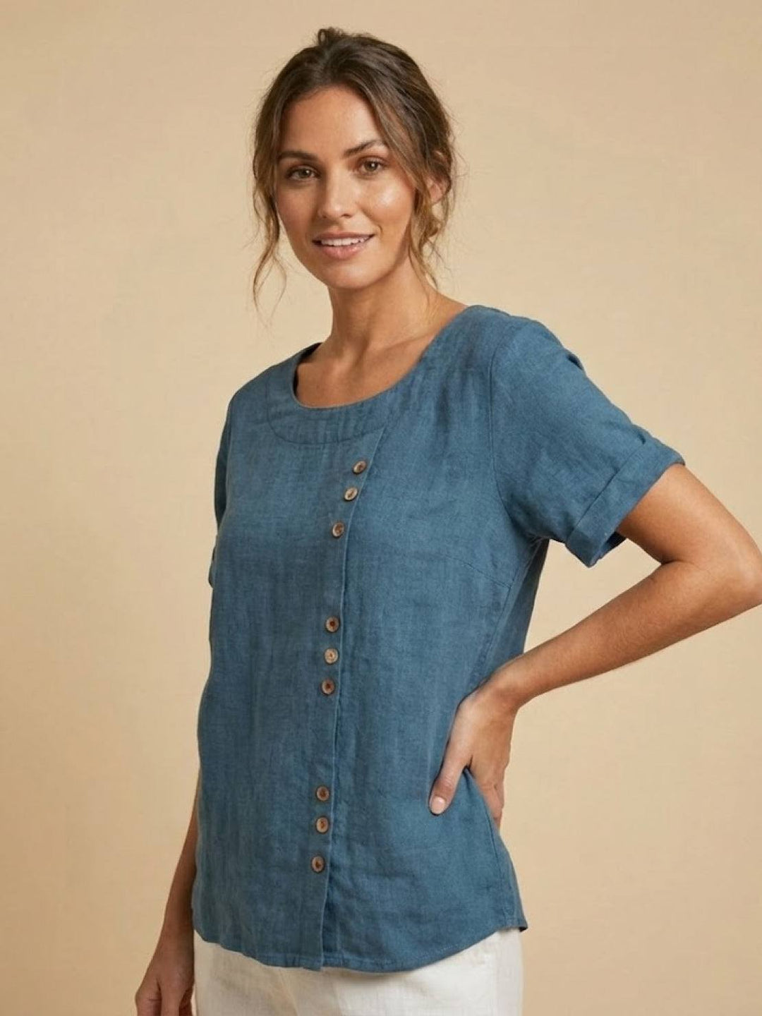 Lightweight summer fashion top for women with scoop neck