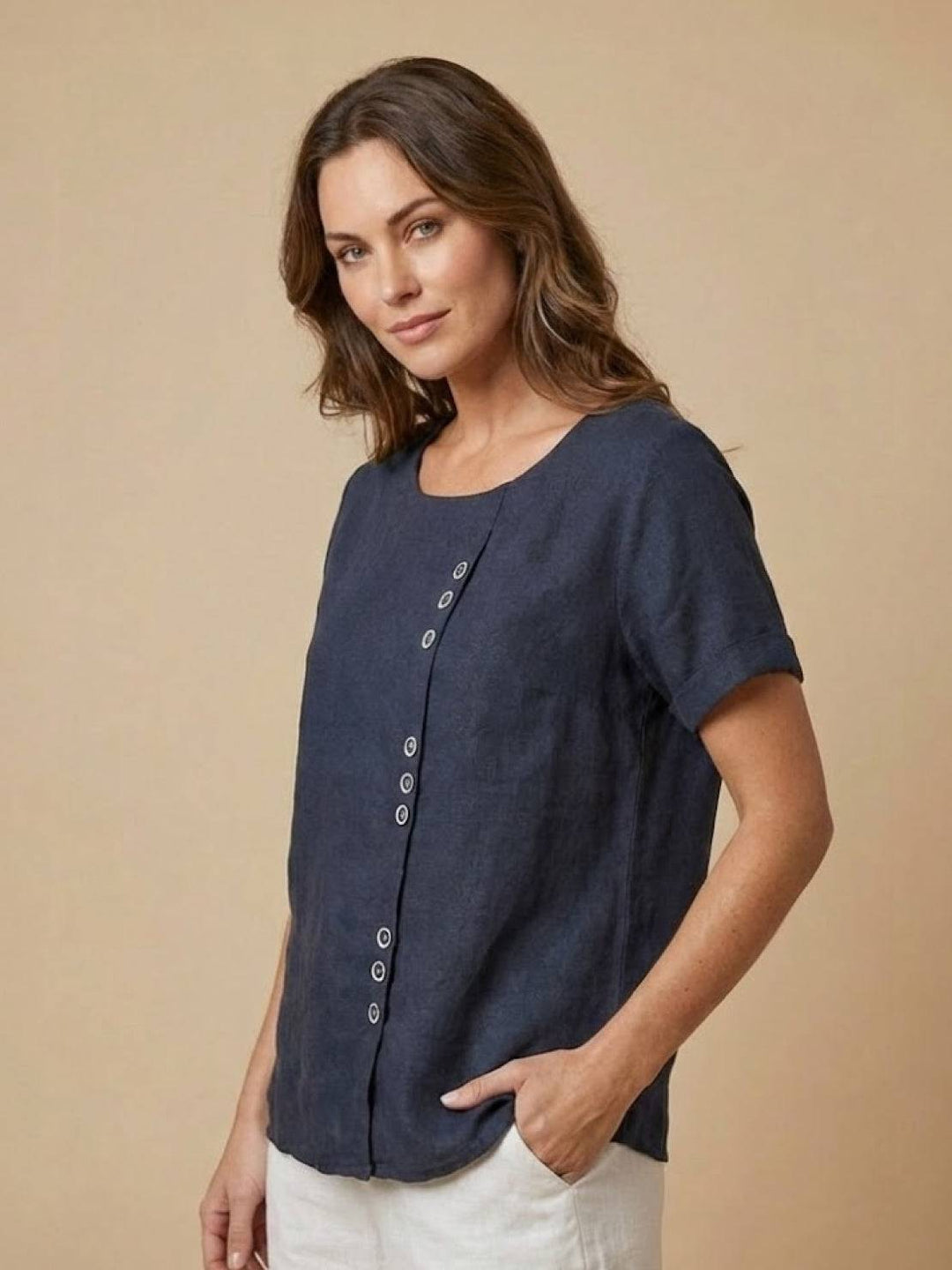 Styling idea for women's short sleeve scoop neck tee