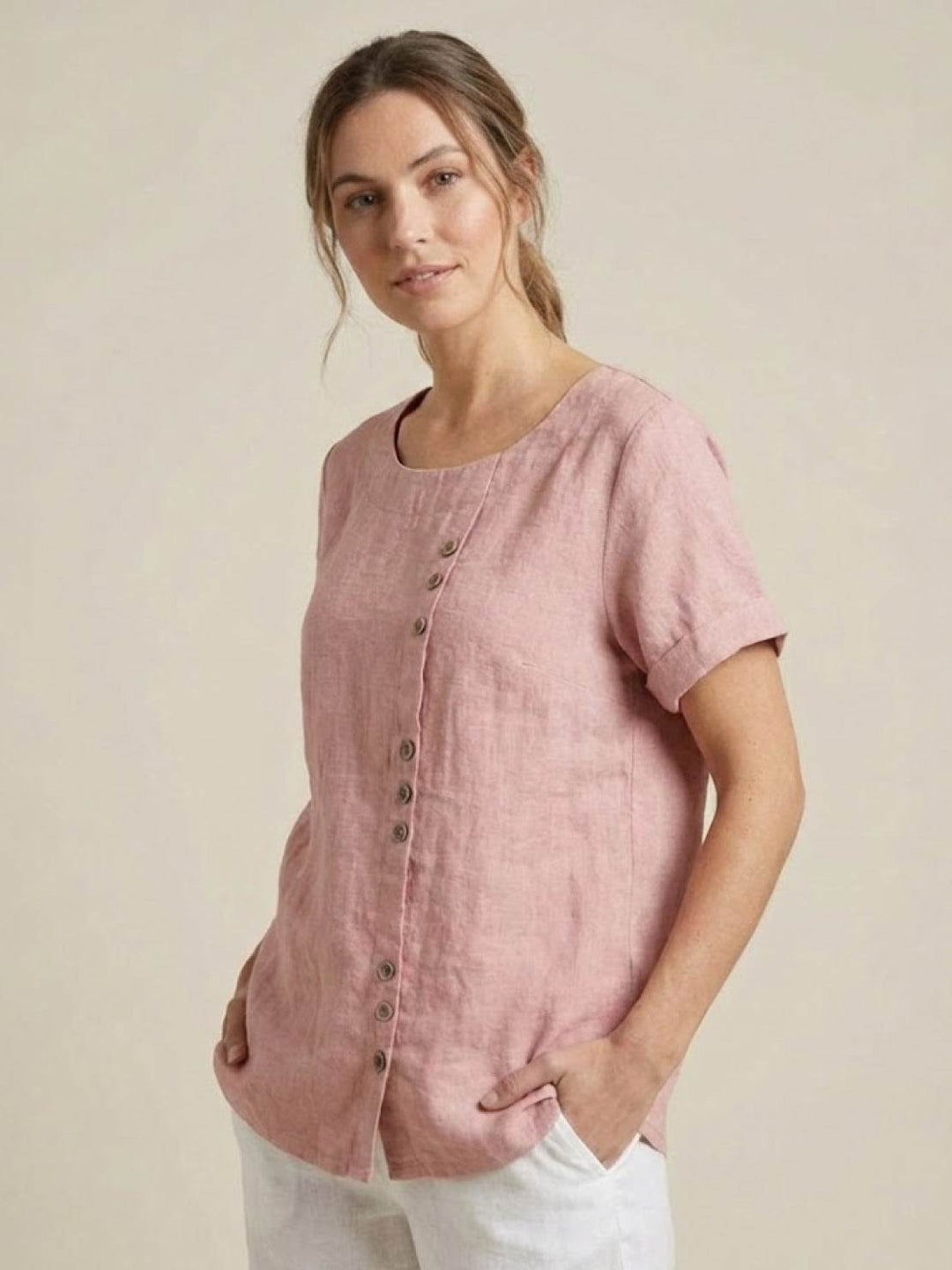 Relaxed silhouette of women's summer casual button top