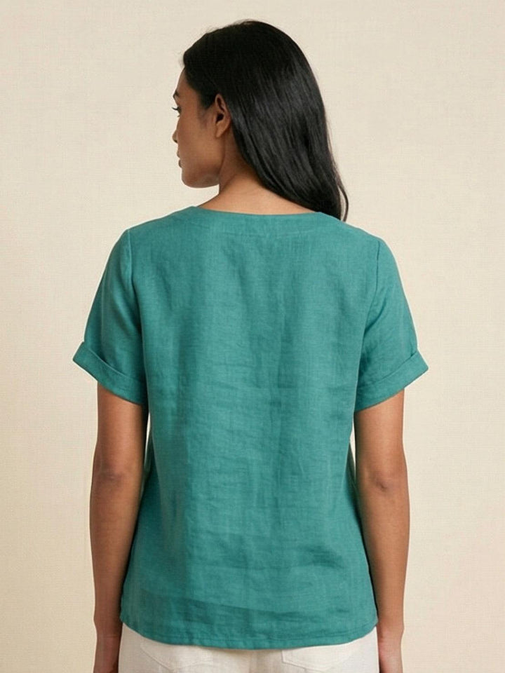 Classic short sleeve design on women's summer fashion top