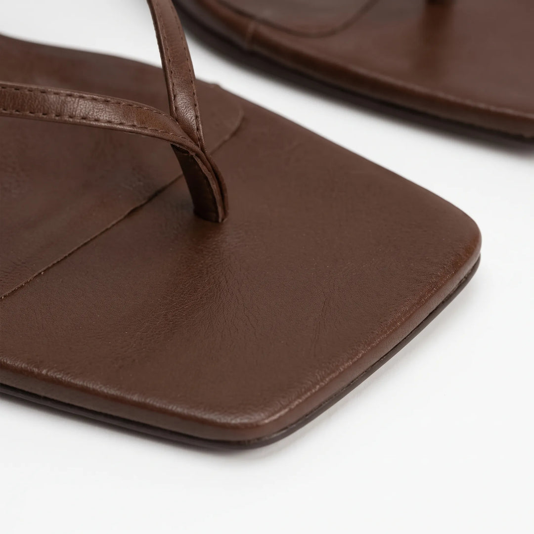 Elegant kitten heel sandals with square toe and slim straps for women