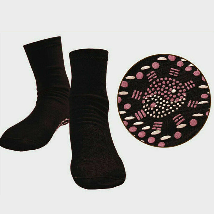 Non-slip grip socks featuring self-heating technology for cold weather