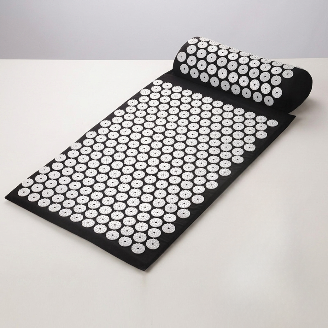 Spikelyn black acupressure therapy mat and matching neck pillow